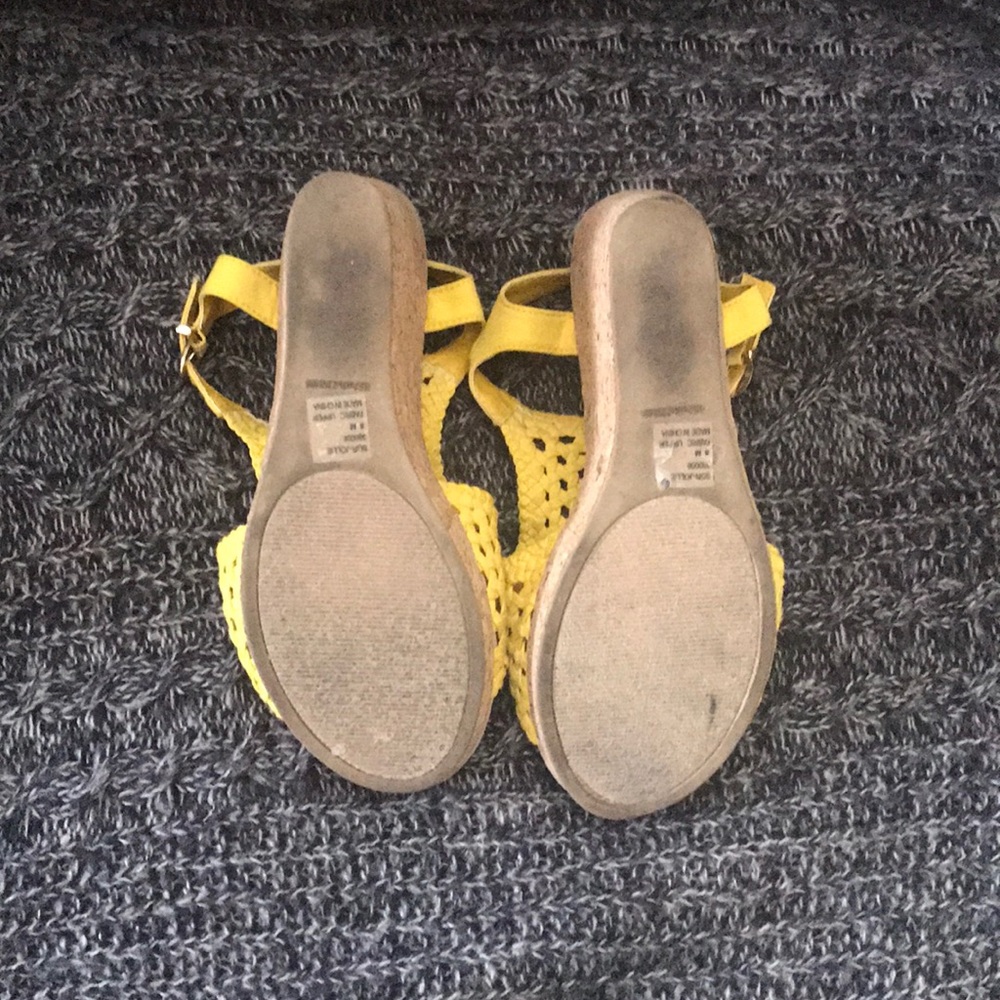 Yellow sandals - Picture 3 of 4